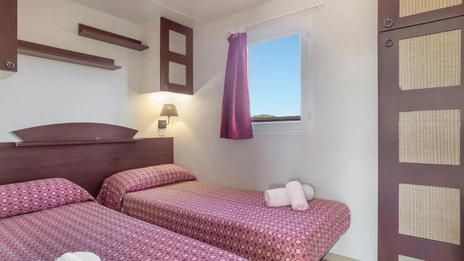 Bungalow Mis Ninas 2 Conil de la Frontera 0*,  Spanyolország