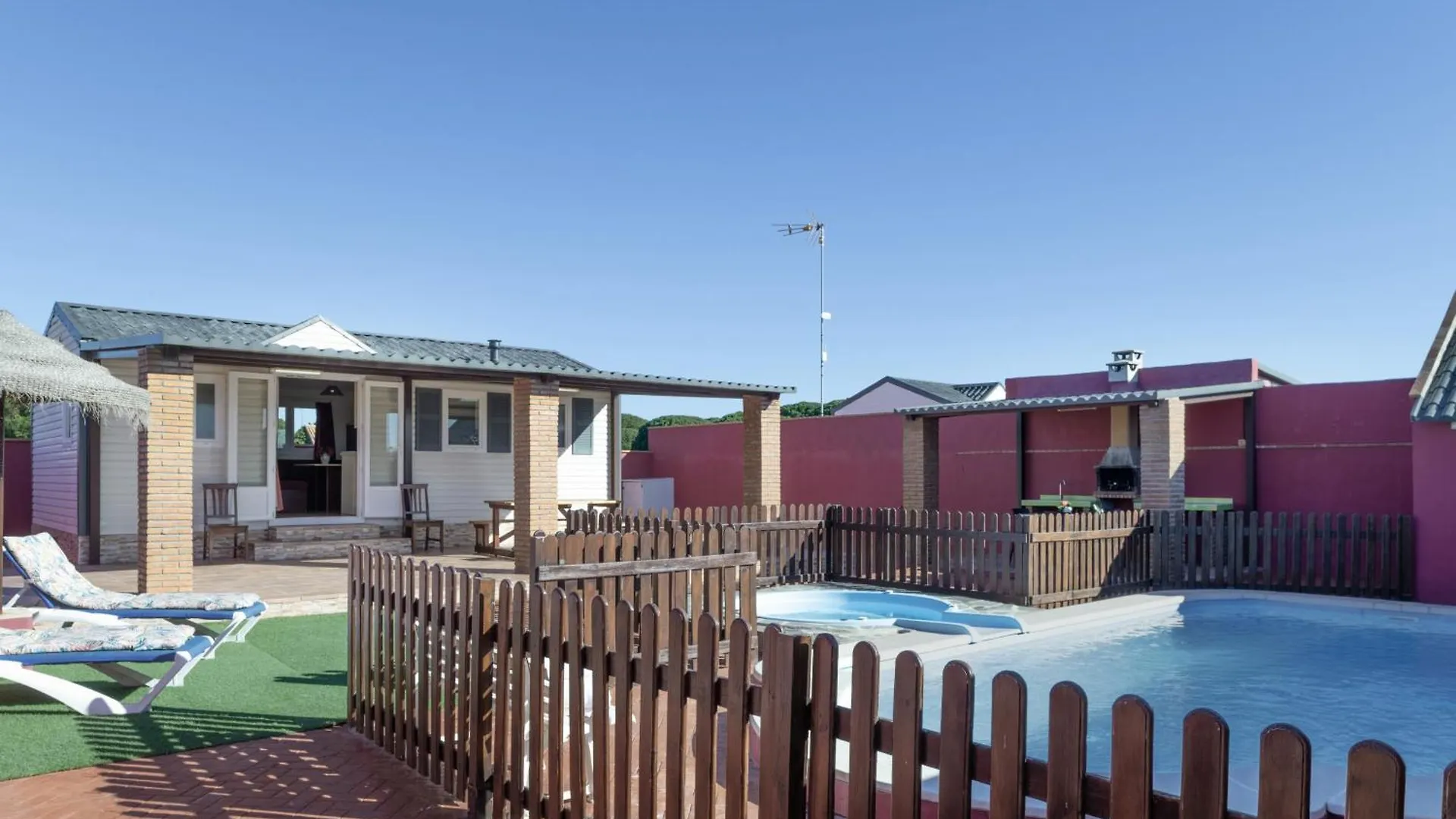 Bungalow Mis Ninas 2 Conil De La Frontera Spain